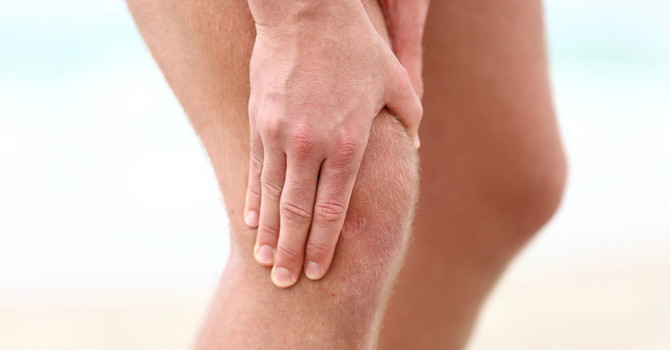 Common Reasons for Knee Pain & Natural Methods to Treat It 