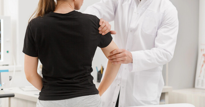 How Chiropractic Care Can Help Relieve Tennis Elbow image